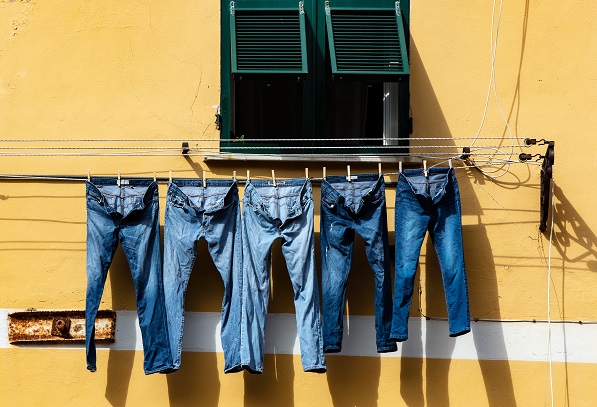 como lavar calca jeans